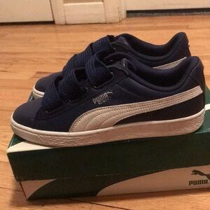 PUMA Dark Blue Basket Heart Women’s Sneakers Size 7.5